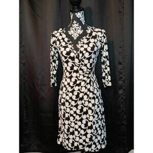 London Times Petites Fit & Flare Dress 3/4 Sleeve Floral V-Neck Womens Size 4P